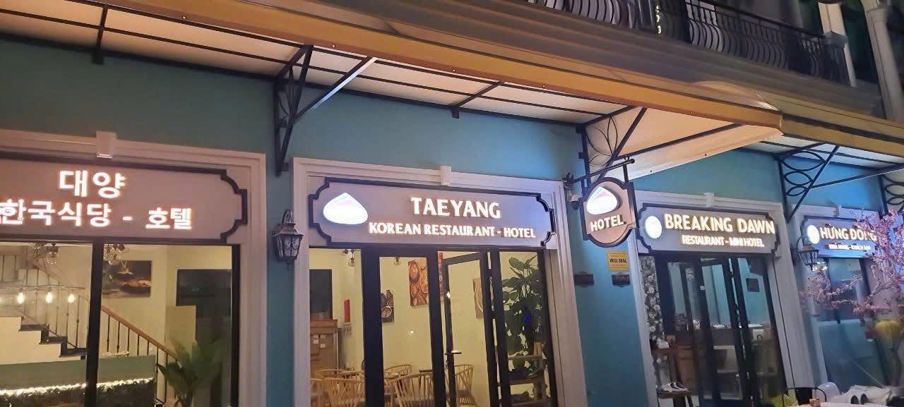 Hệ thống bảng hiệu cửa hàng